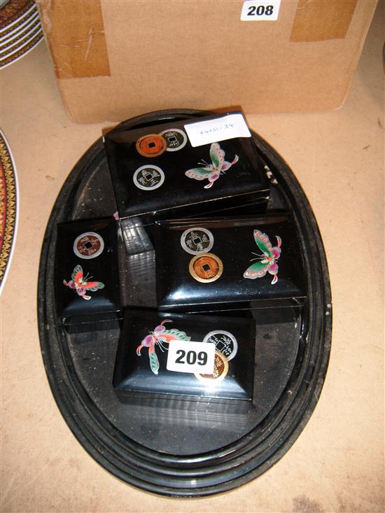 Lacquer boxes and trays(-)